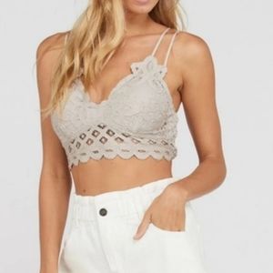 NWT Double Strap Scalloped Lace Bralette Champagne